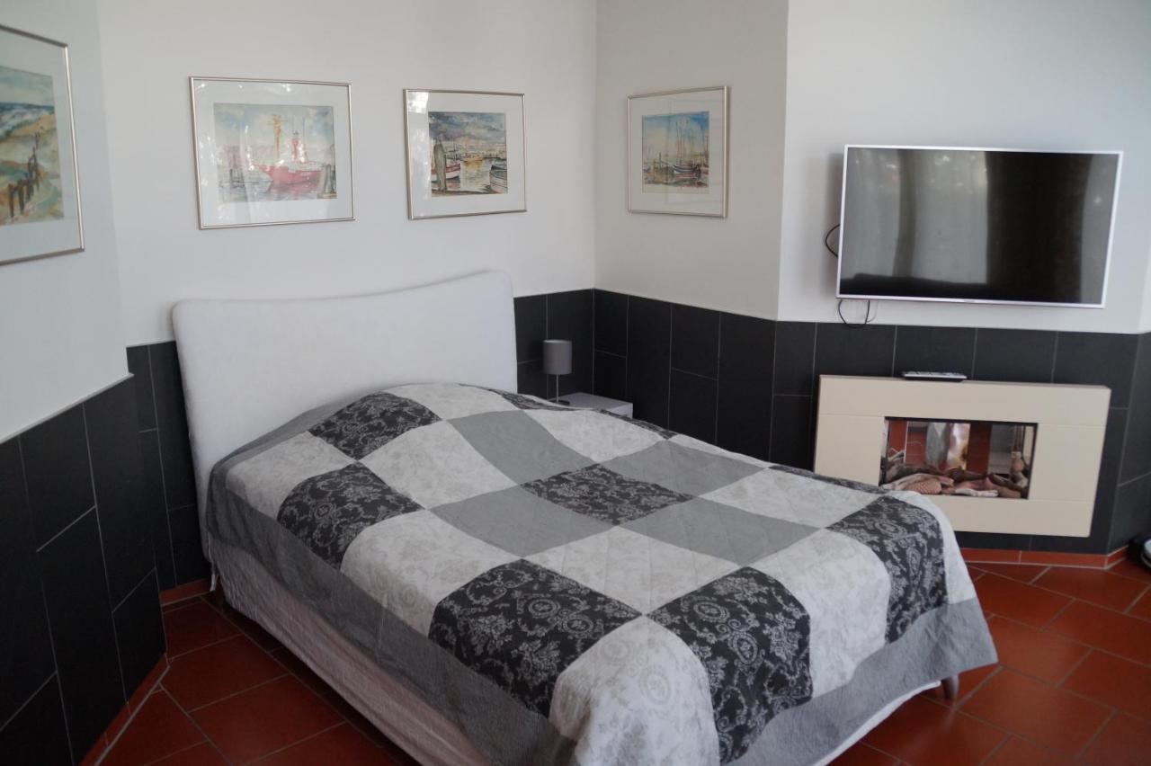 Studio-Apartment - Einraumwohnung 库克斯港 外观 照片