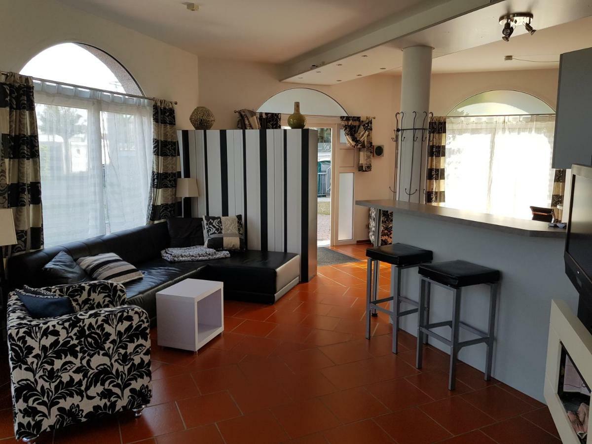 Studio-Apartment - Einraumwohnung 库克斯港 外观 照片